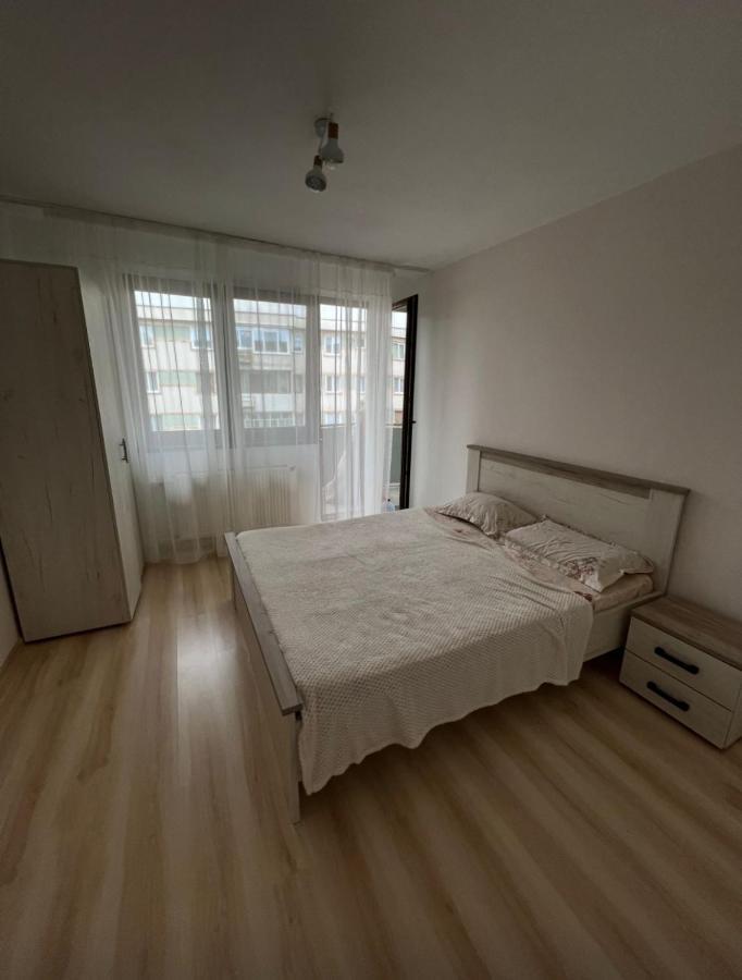 Apartament Centru Apartment รึมนิคูวัลเจีย ภายนอก รูปภาพ